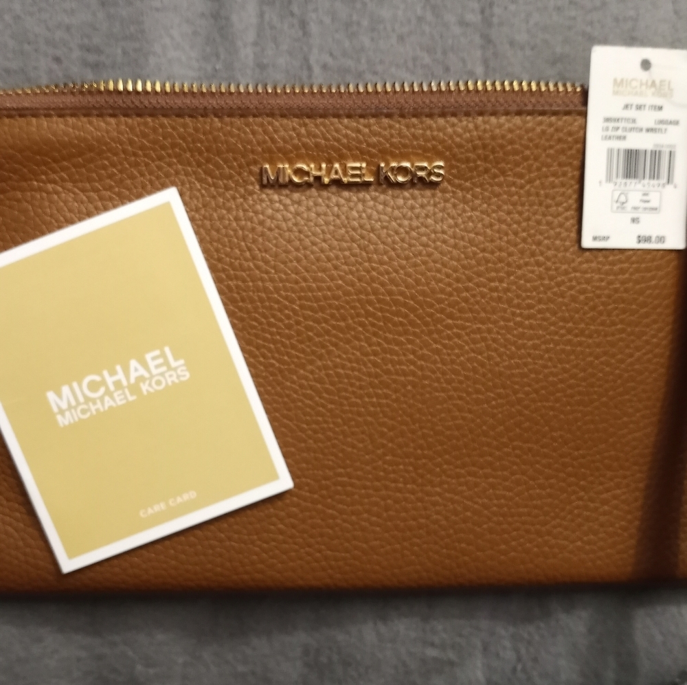 Michael Kors- large zipper clutch wristlet